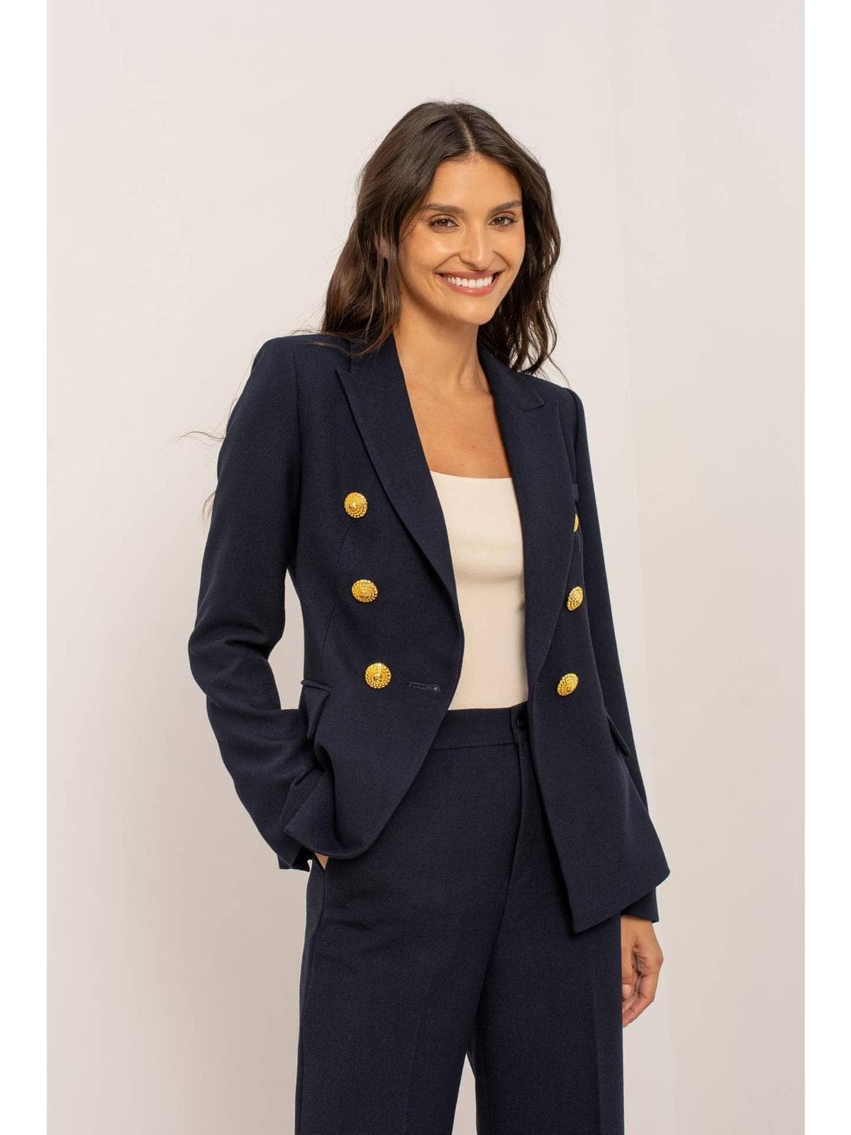Veste tailleur croisée boutons dorés embossés