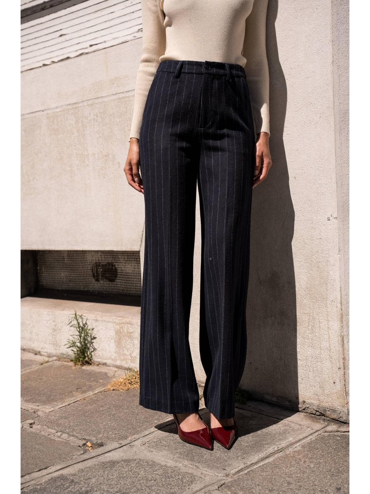 Pantalon en laine mélangée à rayures fines