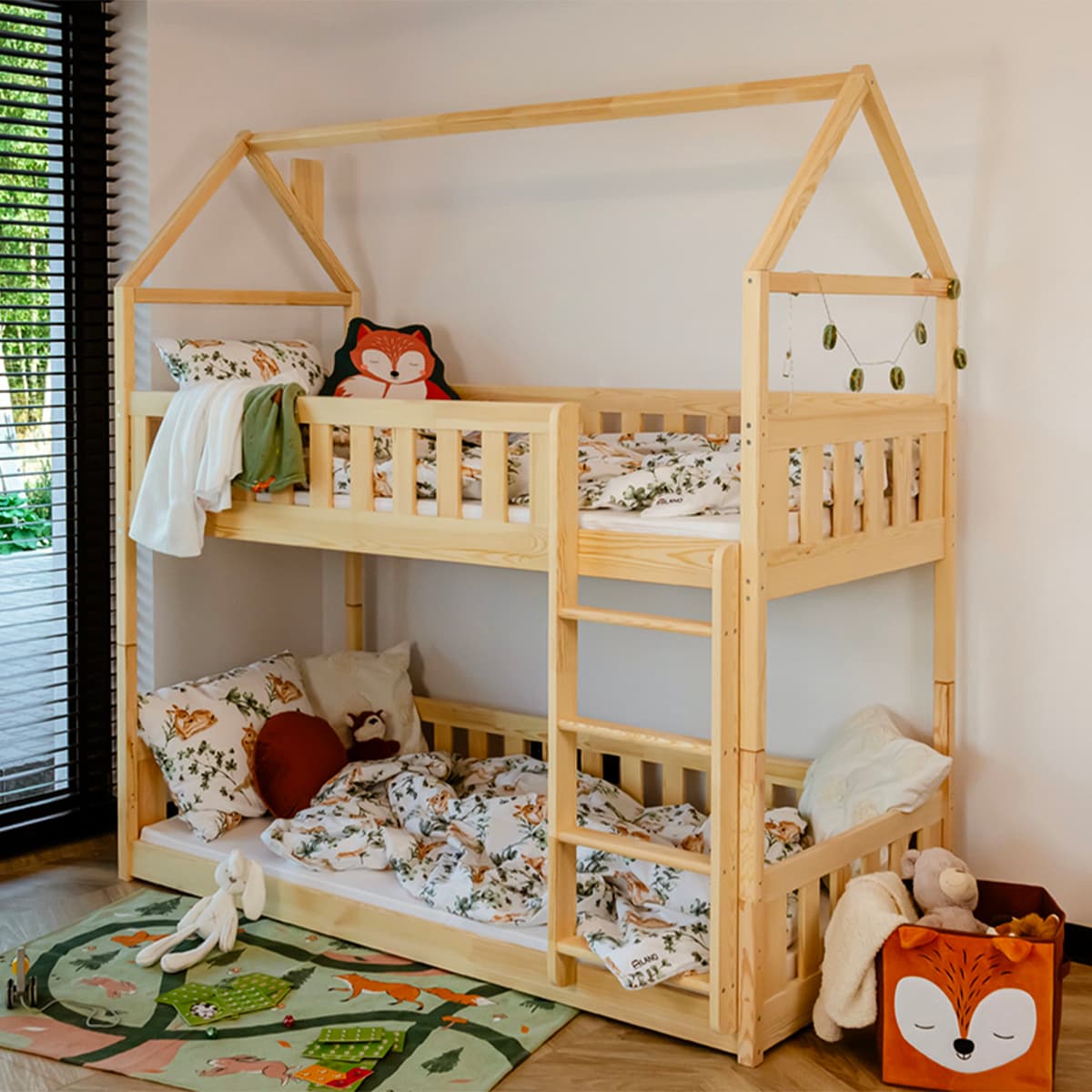 Lit cabane superposé 90x200 au sol sommiers inclus Mathias Bois