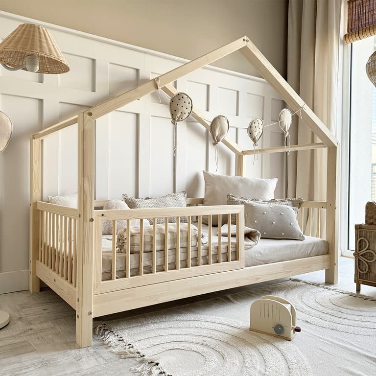 Lit cabane 90x200 barrière et sommier inclus pieds 10 cm Rosalie Bois