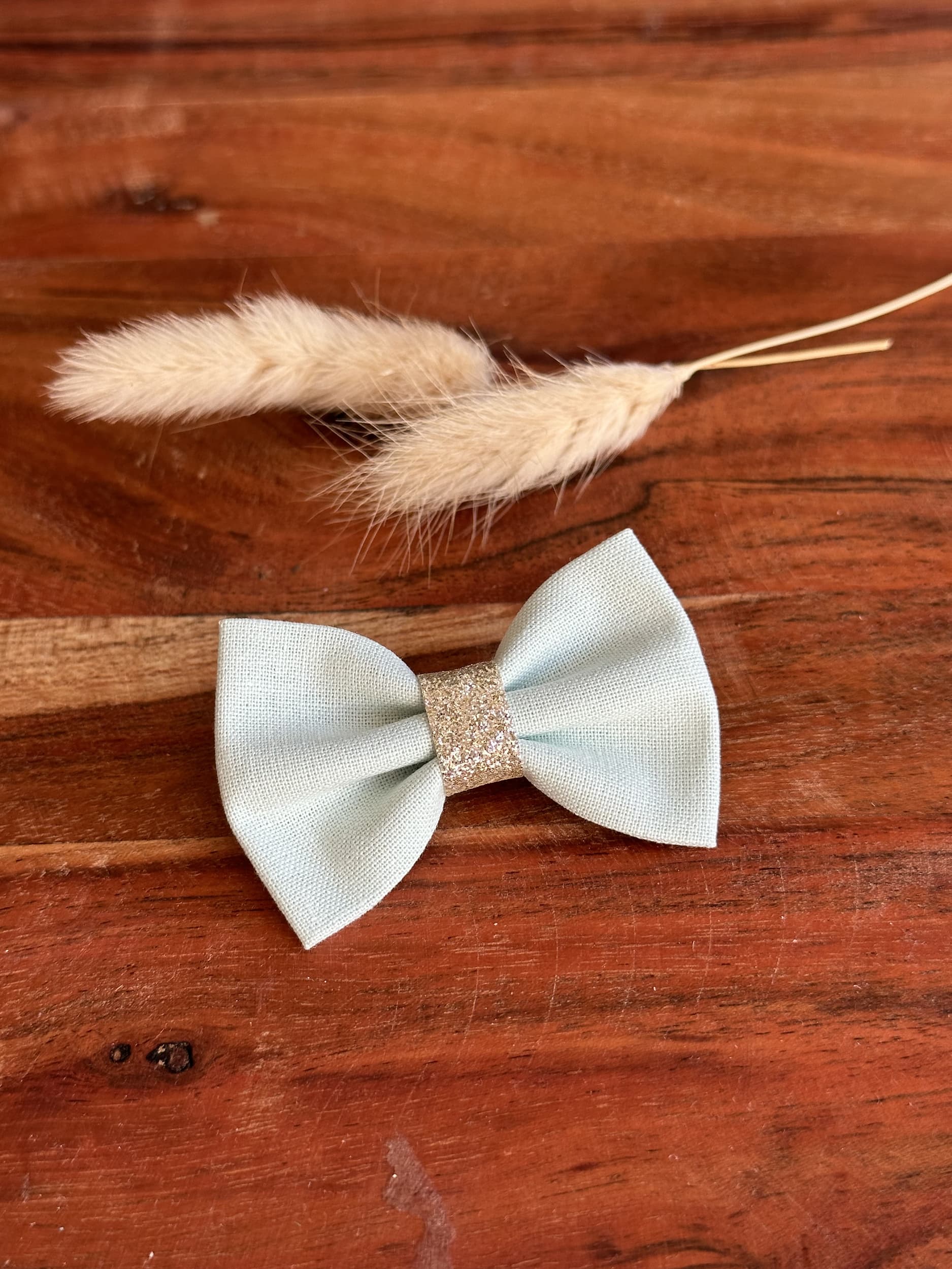 Barrette anti glisse couleur vert menthe et or