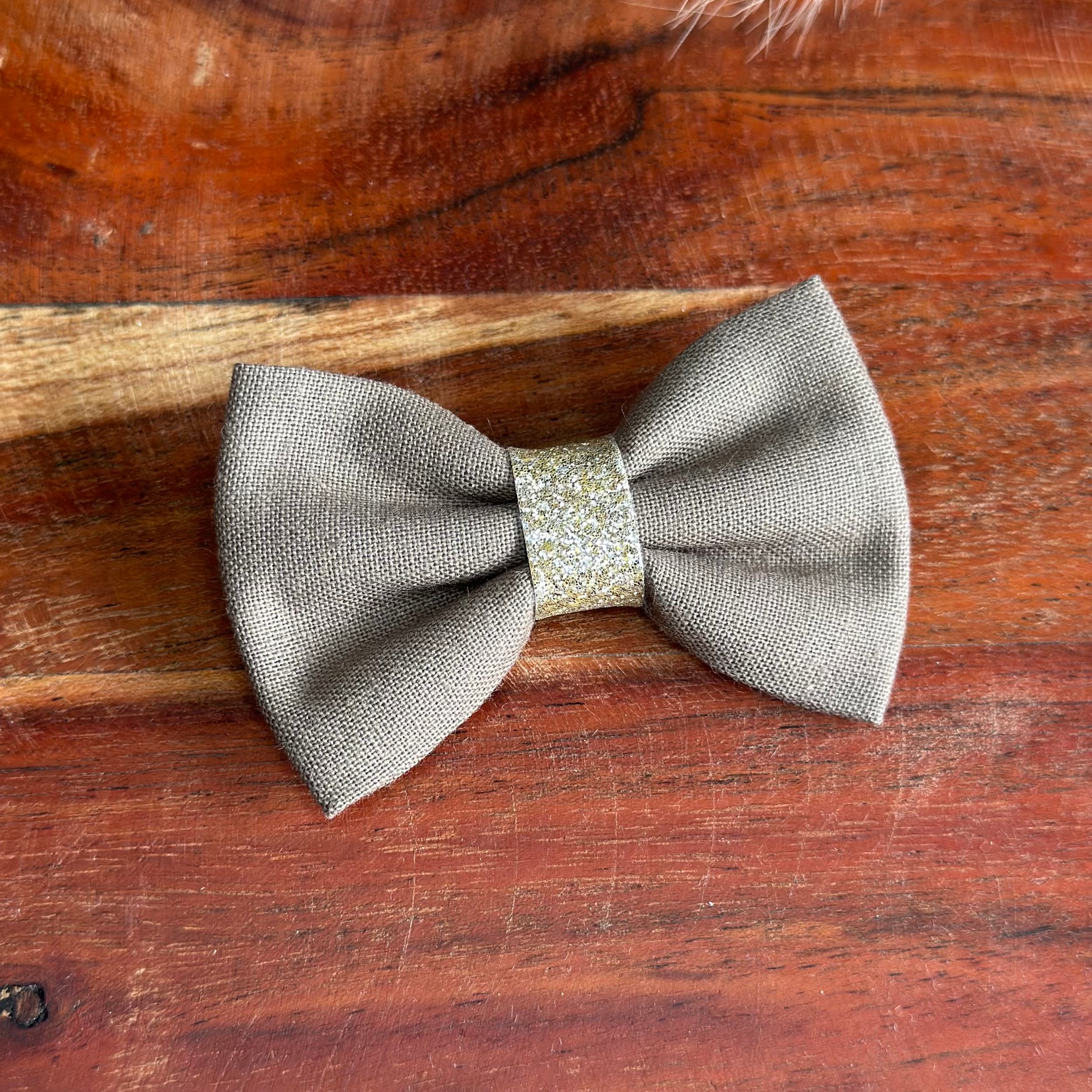 Barrette anti glisse couleur châtaigne et or