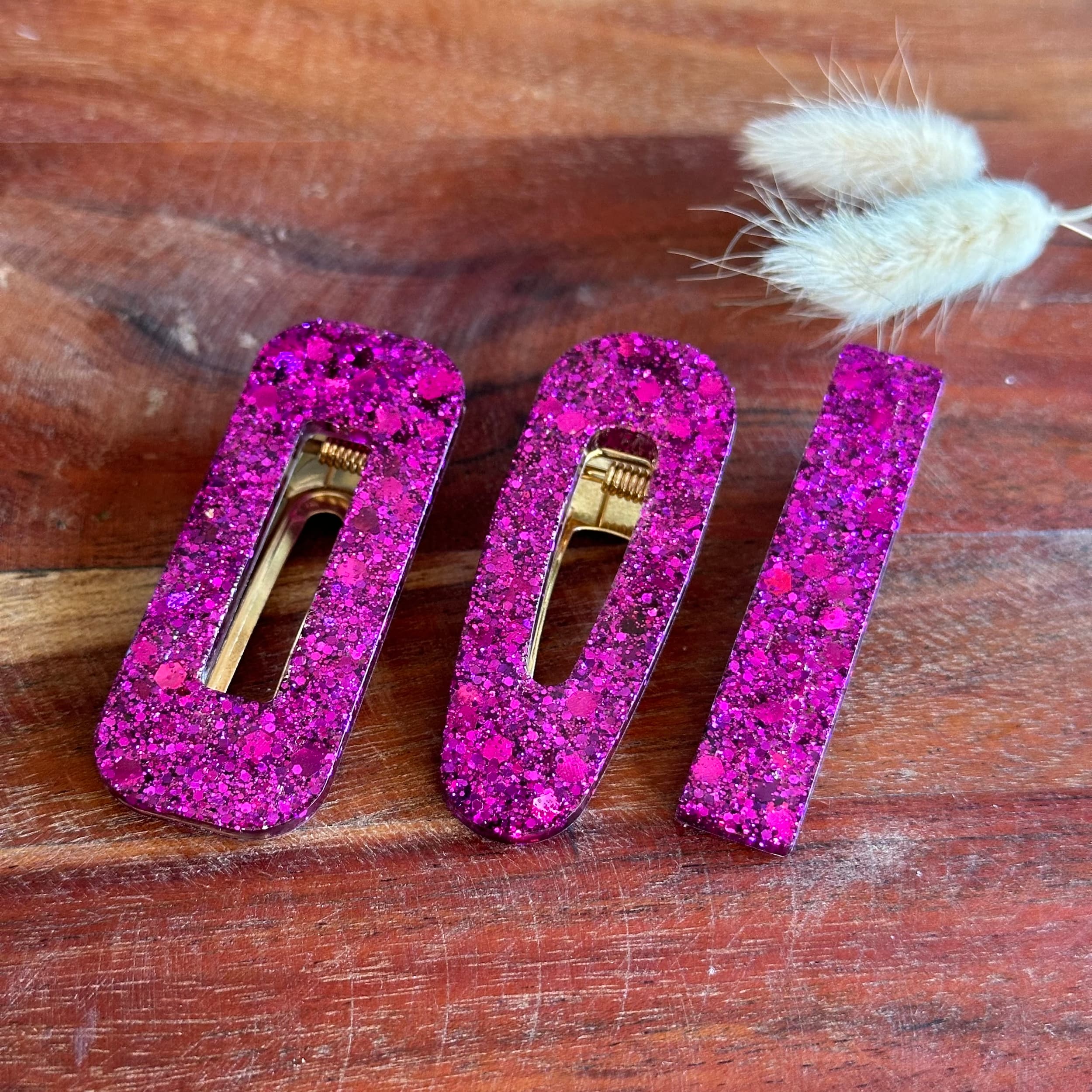 barrette résine paillette fushia