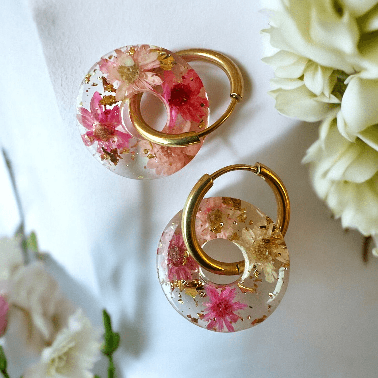 Boucles d'oreilles cercle résine florale