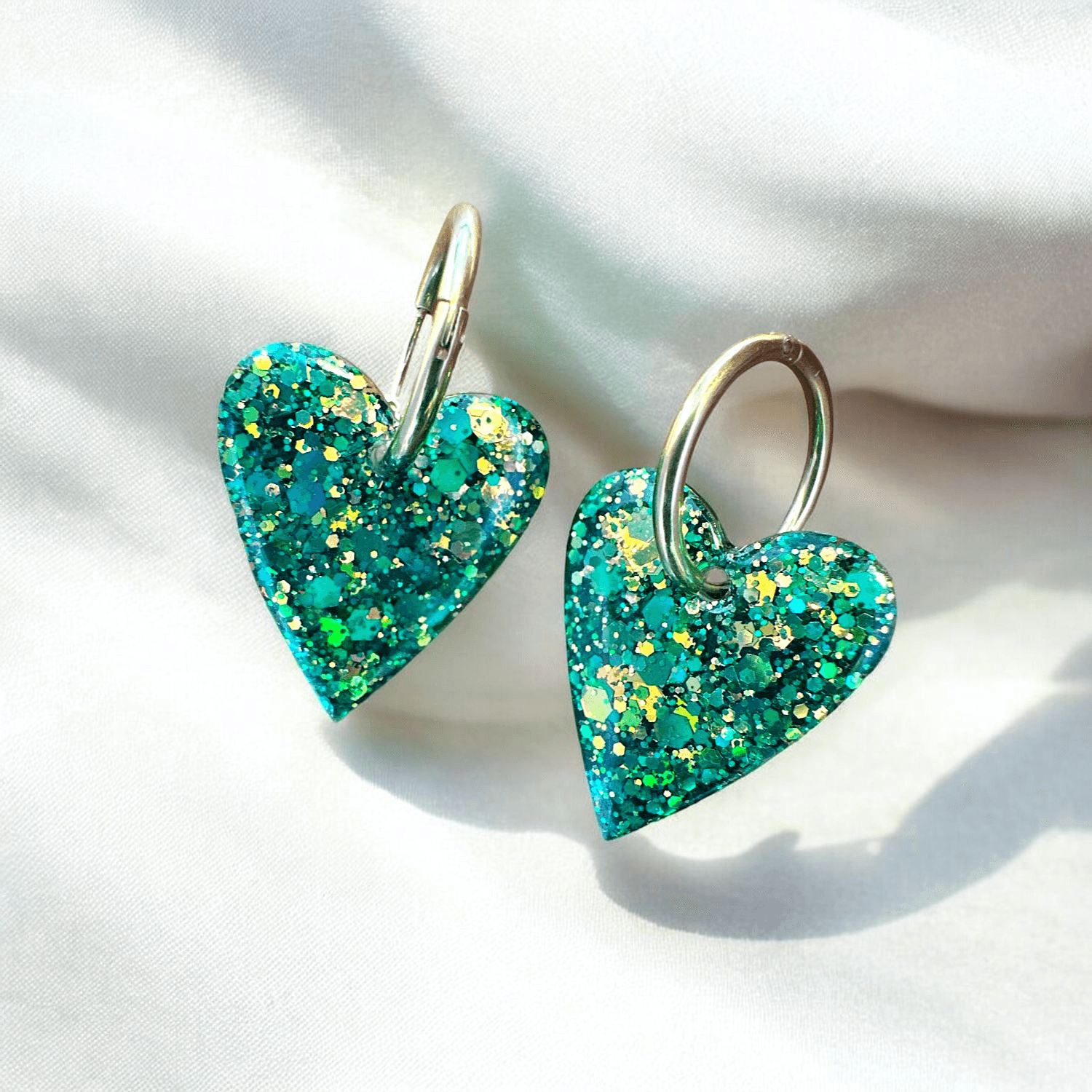 Boucles d'Oreilles Maxi Cœurs Pailletés Émeraude cuivré