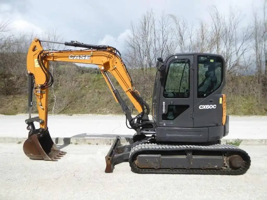 Case CX 60 C – Miniexcavadora de 5,8 toneladas