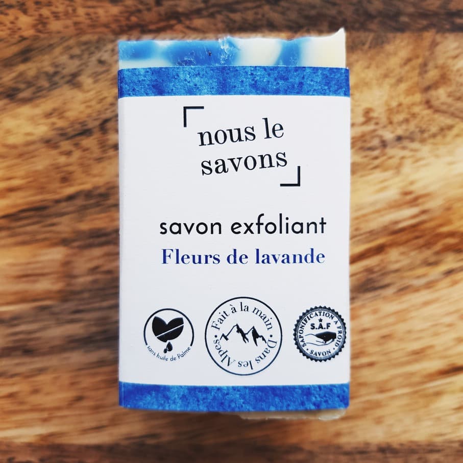 Savon exfoliant à la lavande