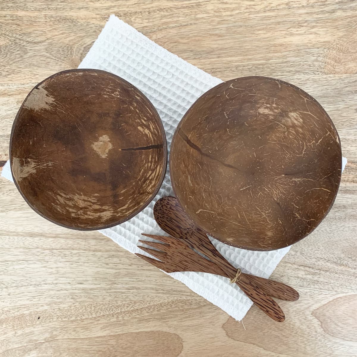 Set de 2 bols en noix coco + couverts