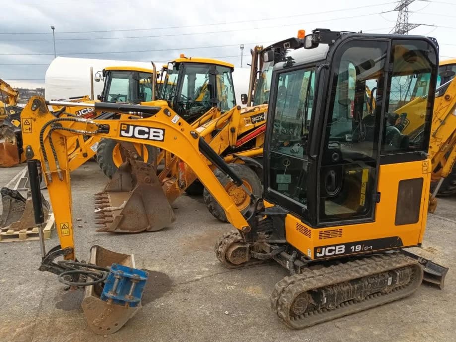 Pelle compacte JCB 19C-1 (2021) – 1,8 t – Équipement complet