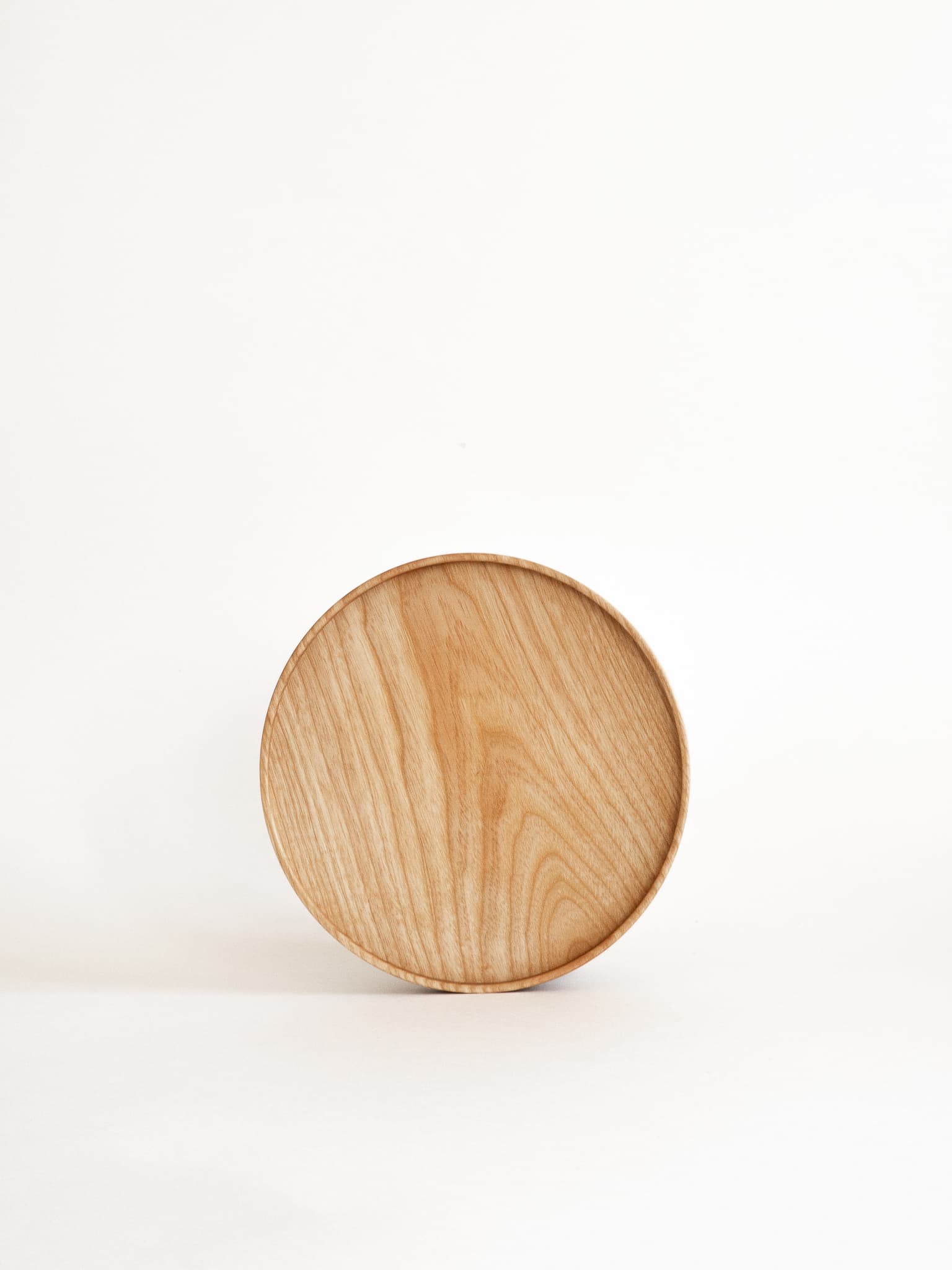 Assiette empilable frêne