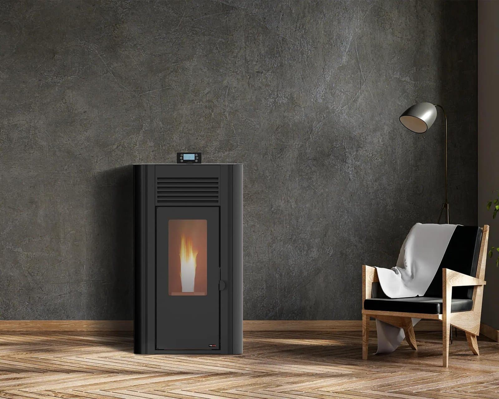 Salamandra a pellets hidro FIRST 13 KW PRETA