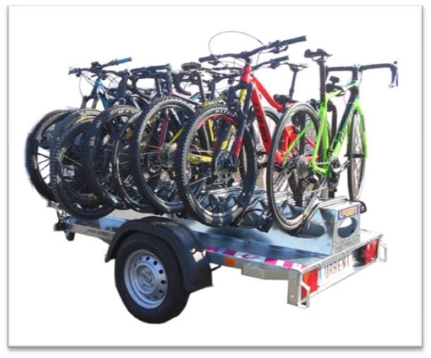 Remolque lleva 9 bicicletas