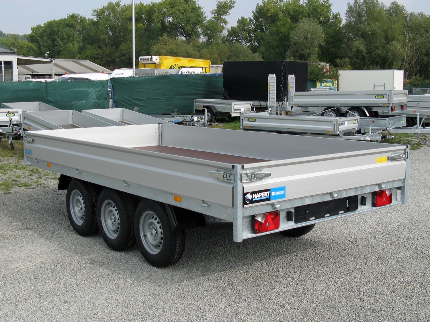 Hapert Azure H-3 – 3500 – 4550 x 2400 3 Achser – Parabelfederung