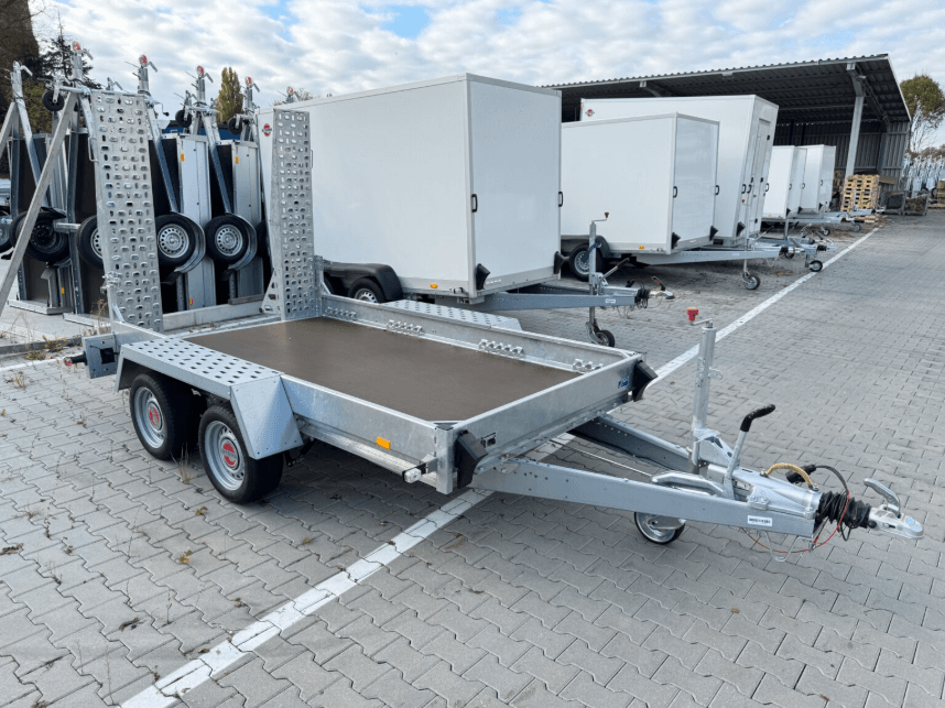 Remorque Porte-Engins Stema BMAT O2 35-30-16.2 – Robustesse et polyvalence