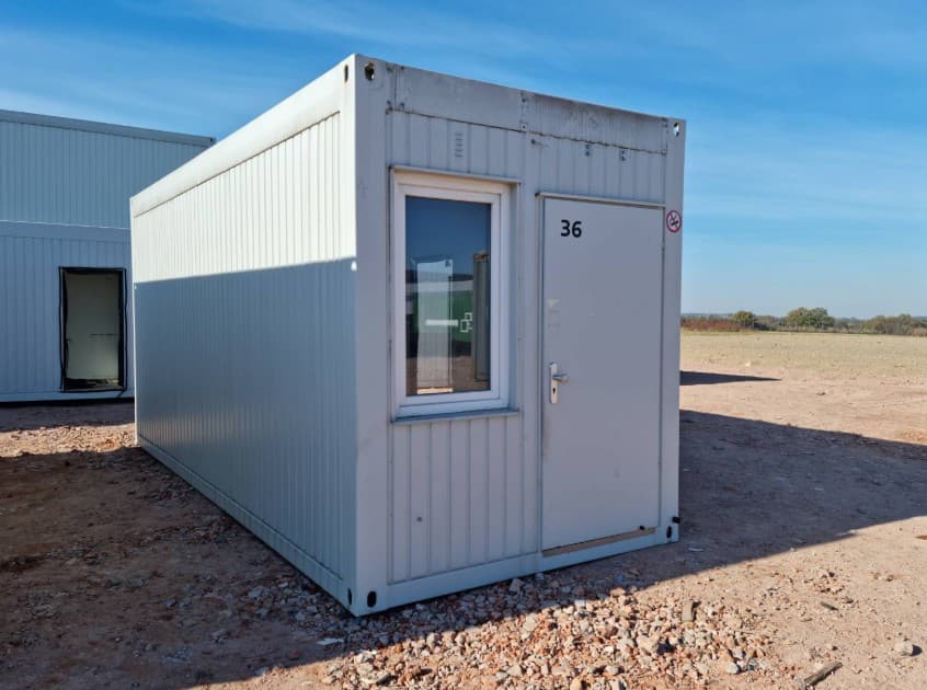 Conteneur Bureau Résidentiel 15 m² avec Douche, WC et Raccordement Kitchenette