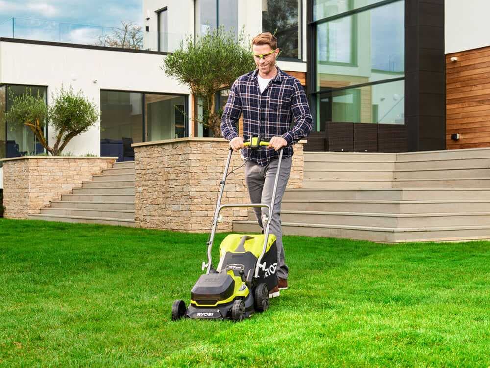 Akku Rasenmäher RYOBI RY18LM37A-140 - 18V - 4Ah - 45 l Fangkorb - Schnittbreite 37 cm