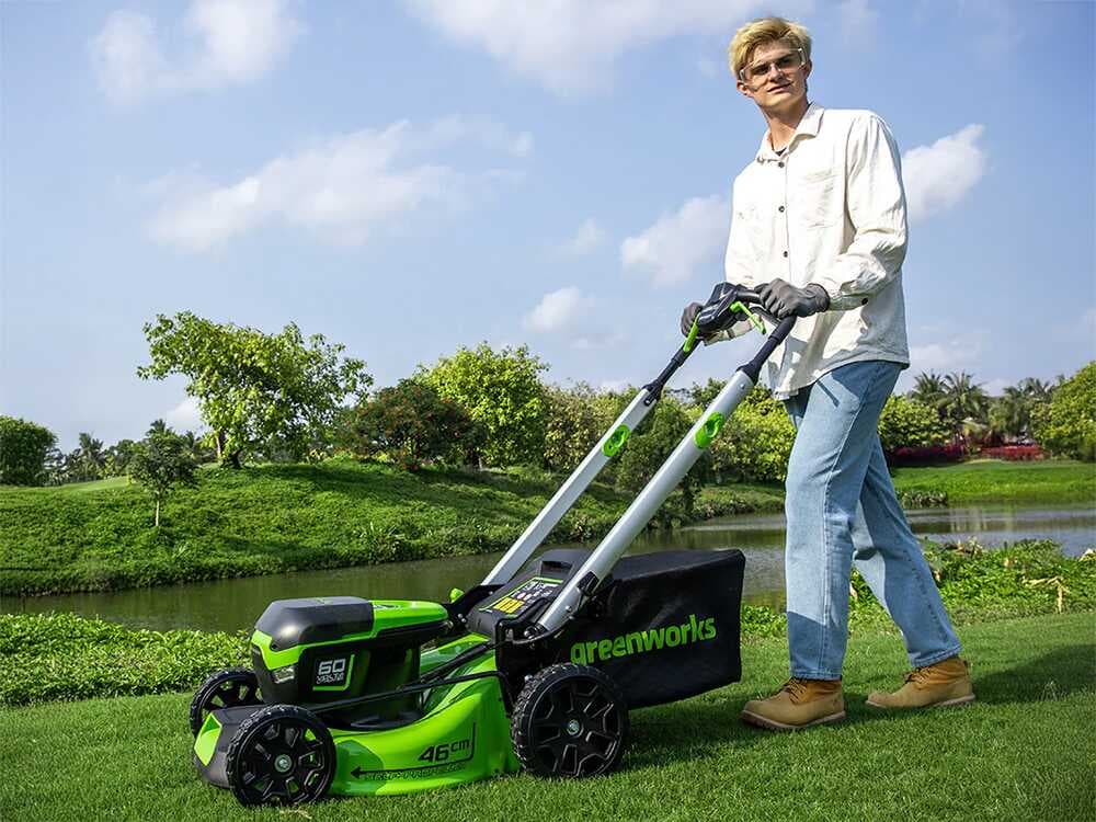 Greenworks GD60LM46SPK4 - Akku-Rasenmäher selbstangetrieben - 60V/4Ah - Taglio 46 cm