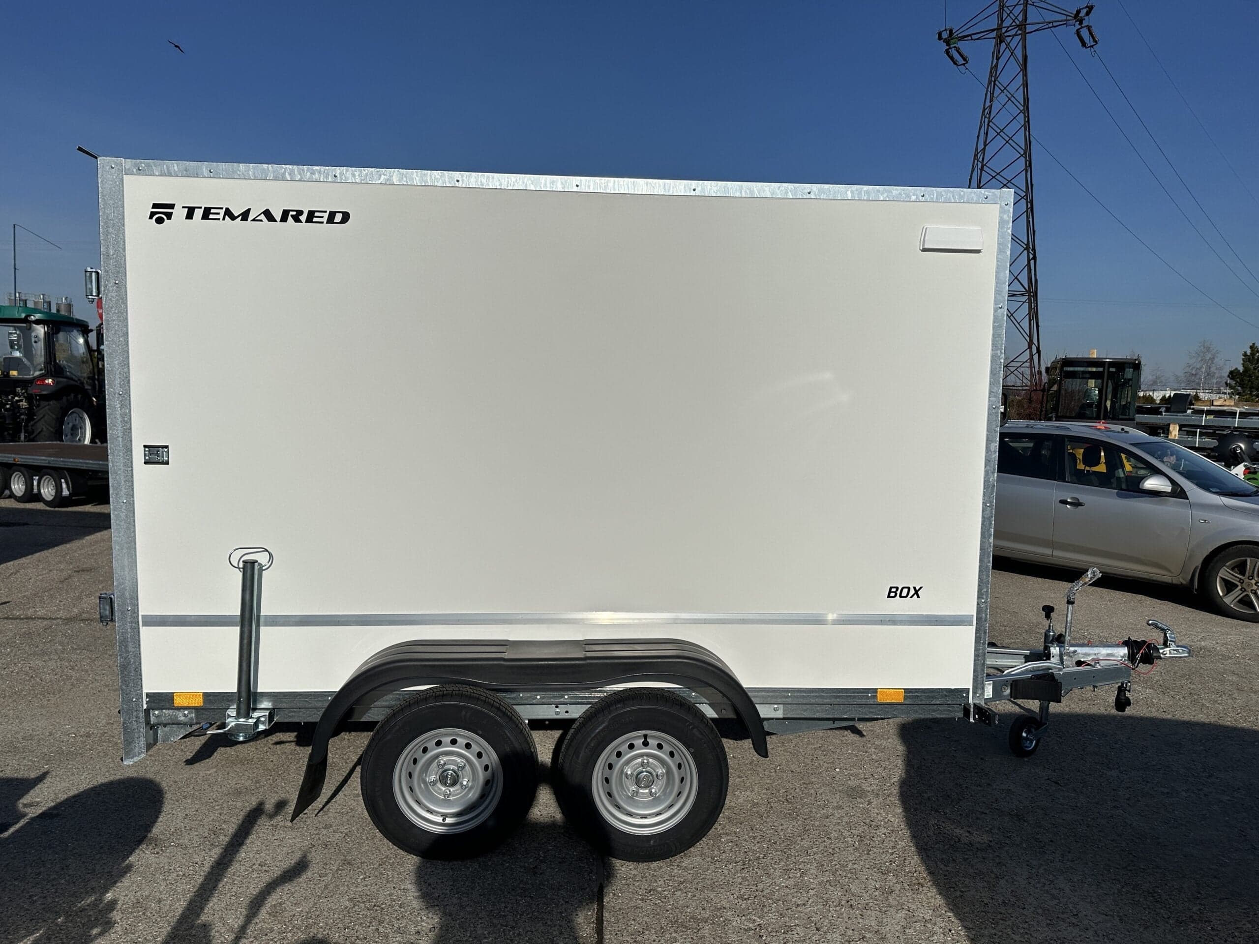 Temared Kofferanhänger Furgon Box 3015/2, gebremst, 2000 kg