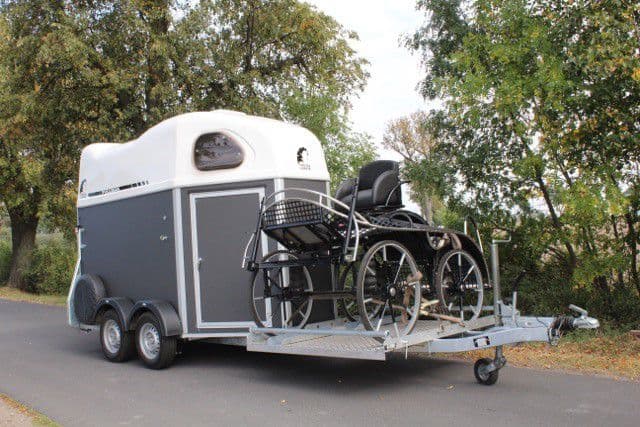 VAN HIPPOMOBILE CHEVAL LIBERTE PORTE CALECHE