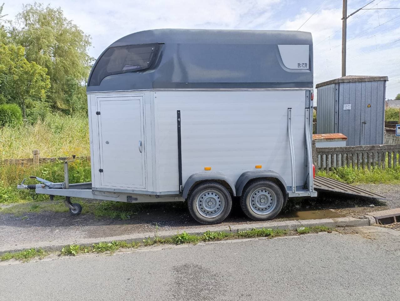 Van 2 places Sirius S75