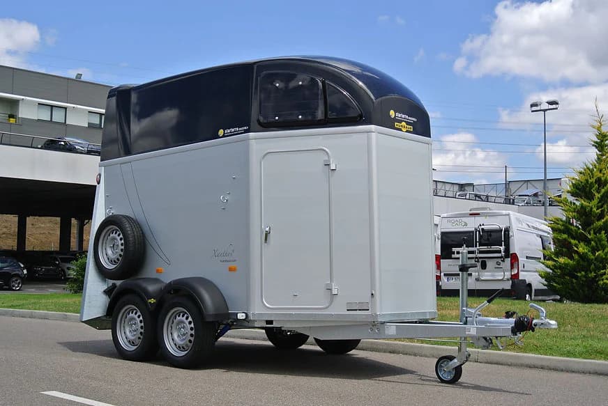 Vans Ă chevaux Humbaur