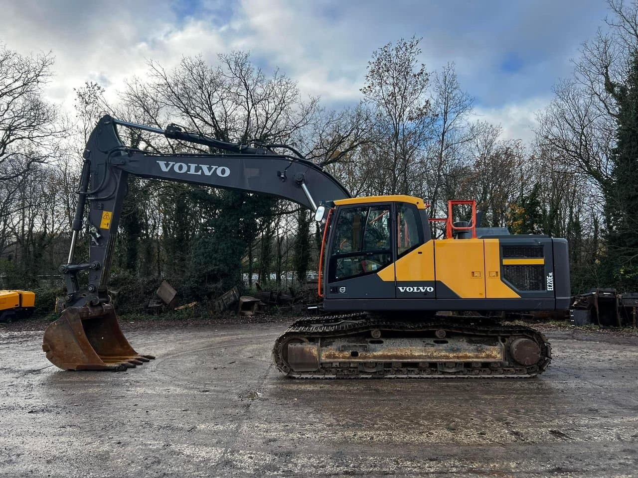 VOLVO EC220ENL
