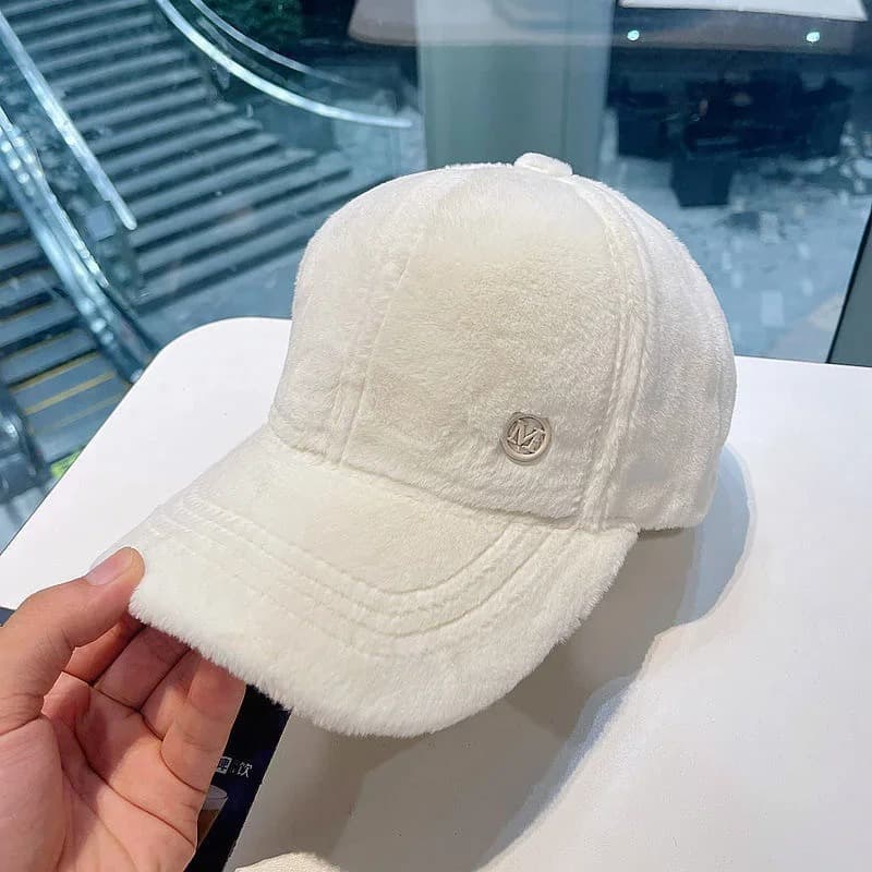 Casquette Blanche Style Baseball en Fourrure Douce