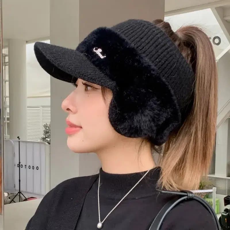 Casquette Bonnet Femme Avec Cache Oreille (Modèle: Noir)