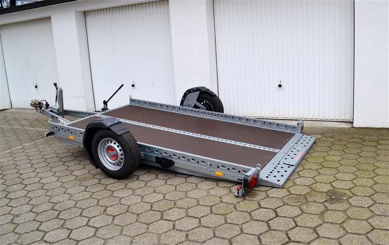 PKW Anhänger Fabrikat Stema Typ WOM 1500 251x169 mit Handpumpe