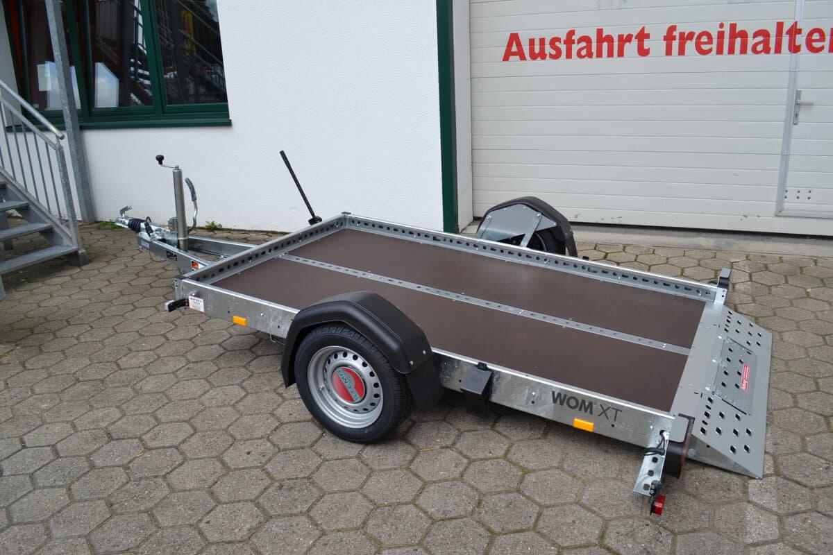 PKW Anhänger Fabrikat Stema Typ WOM XT mit Handpumpe STS XT 251x153 1500 kg