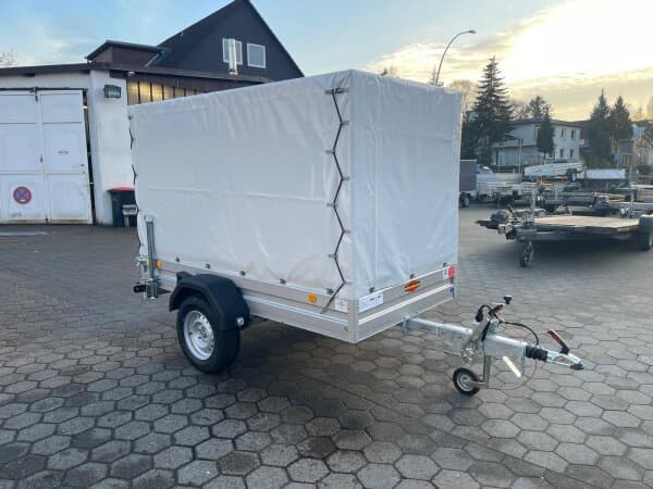 PKW AnhÀnger Fabrikat Böckmann Typ TL-AL 2513-135 mit Plane