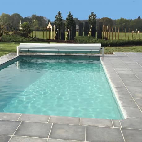 Kit Margelles avec Escalier Gris Clair d’une Epaisseur de 4 cm pour Piscine de 4,5 x 8,5 m