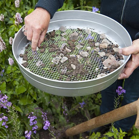 Tamis Rond en Acier Galvanisé Mailles 12 mm pour Jardin – H :7,4cm – D : 37 cm