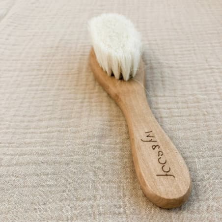 Brosses à cheveux en matières naturelles