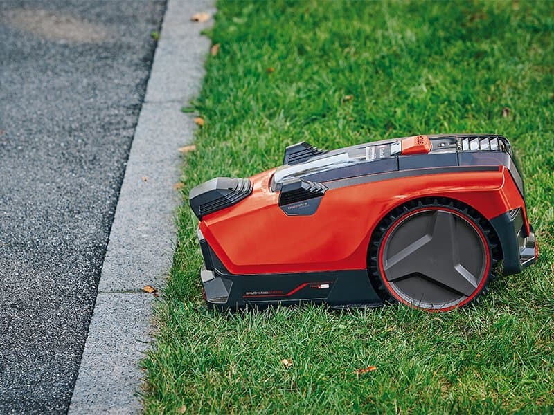 18-V-Mähroboter für Gärten bis zu 500 m² mit Kamera