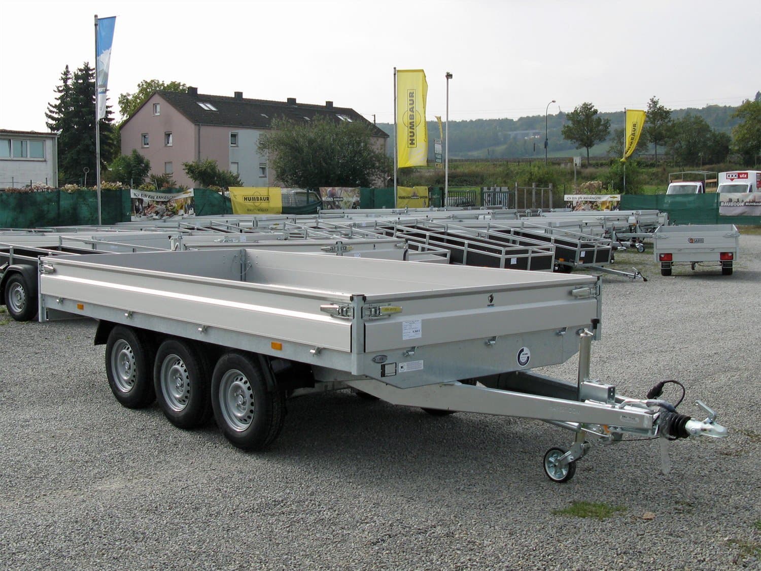 Hapert Azure H-3 3500 Tridem-Pritschenanhänger, 4550 x 2000