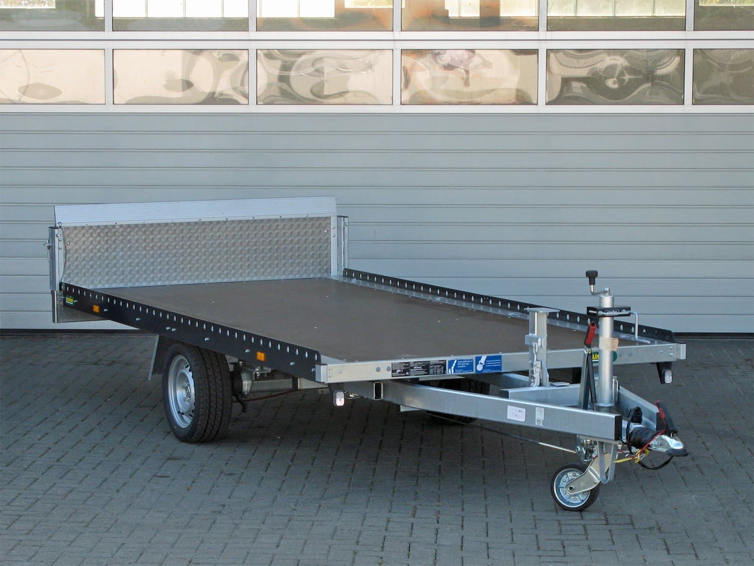 Unsinn-Autotransportanhänger UM 3617-18-13