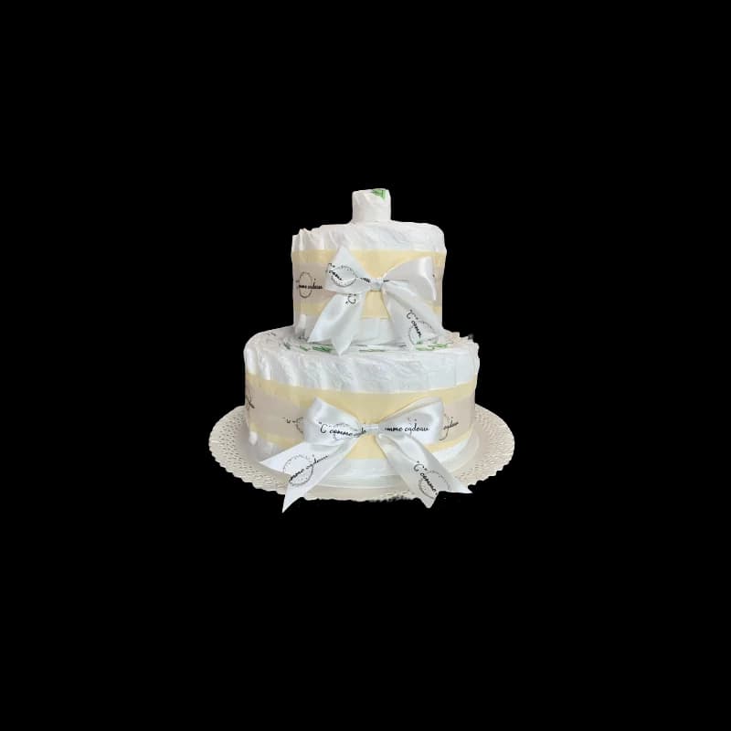 Gâteau de couches beige