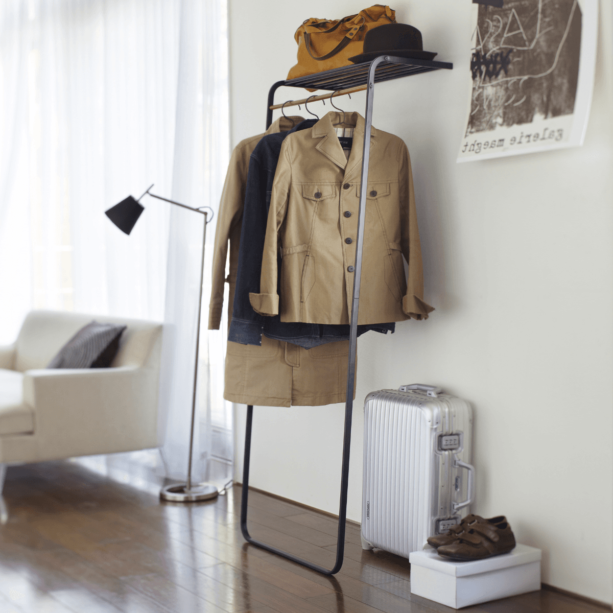 Porte-manteau incliné avec étagère H160 cm - TOWER - Calicosy