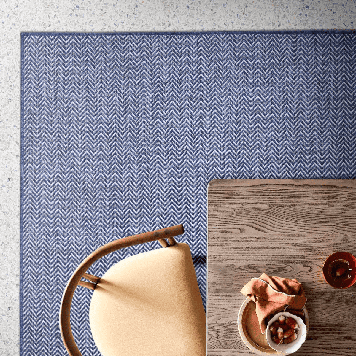 Tapis rectangulaire bleu foncé à rayures géométriques - FRESCO - Calicosy