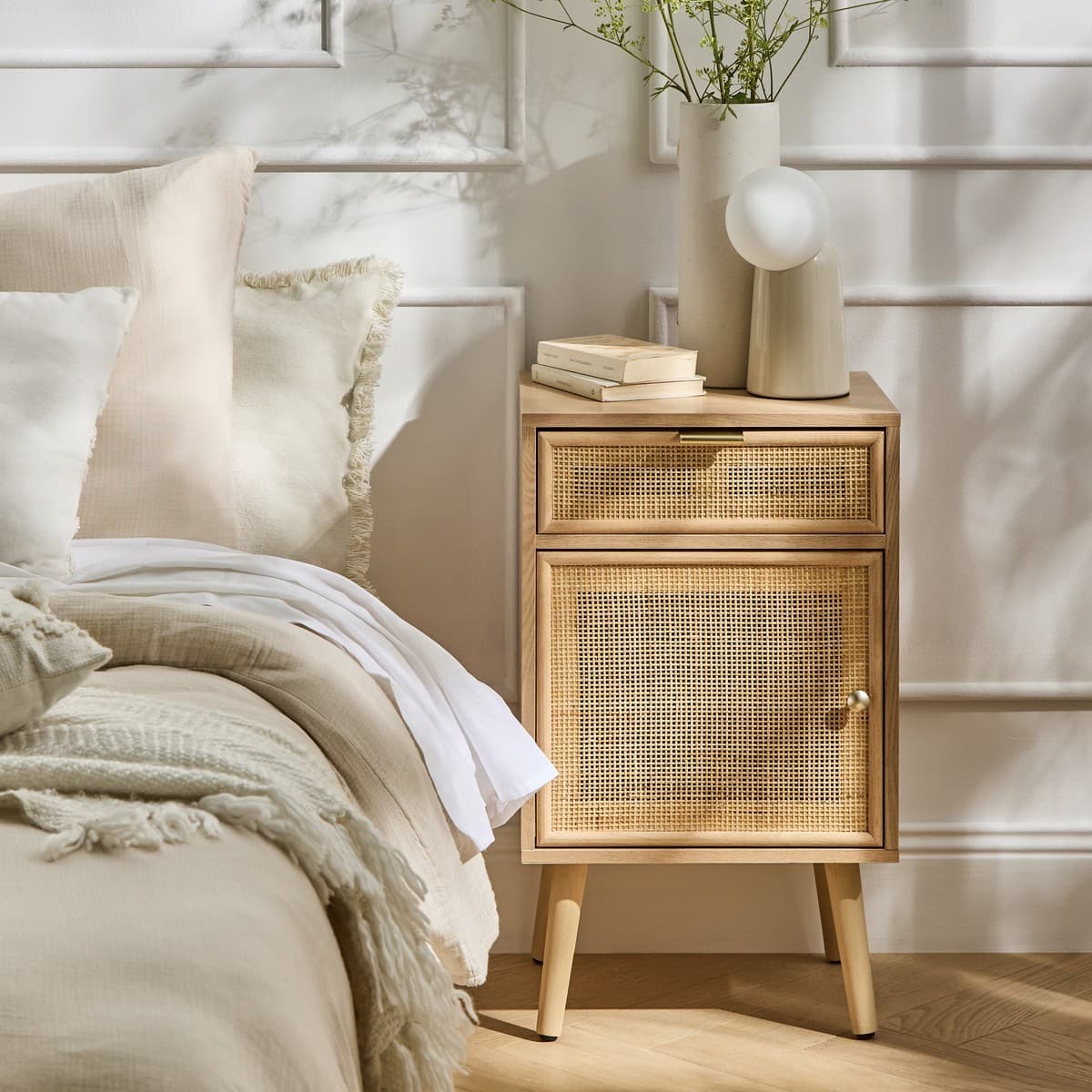 Table de chevet avec cannage en rotin naturel - MIYA - Calicosy