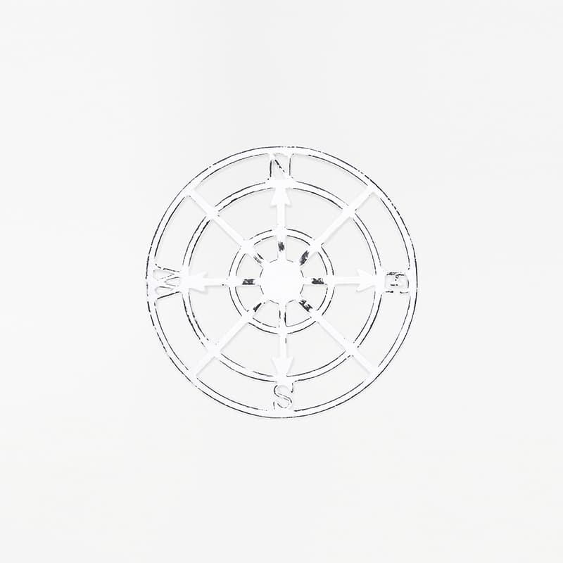 Dessous de plat blanc vintage "Rose des Vents" BATELA DECO