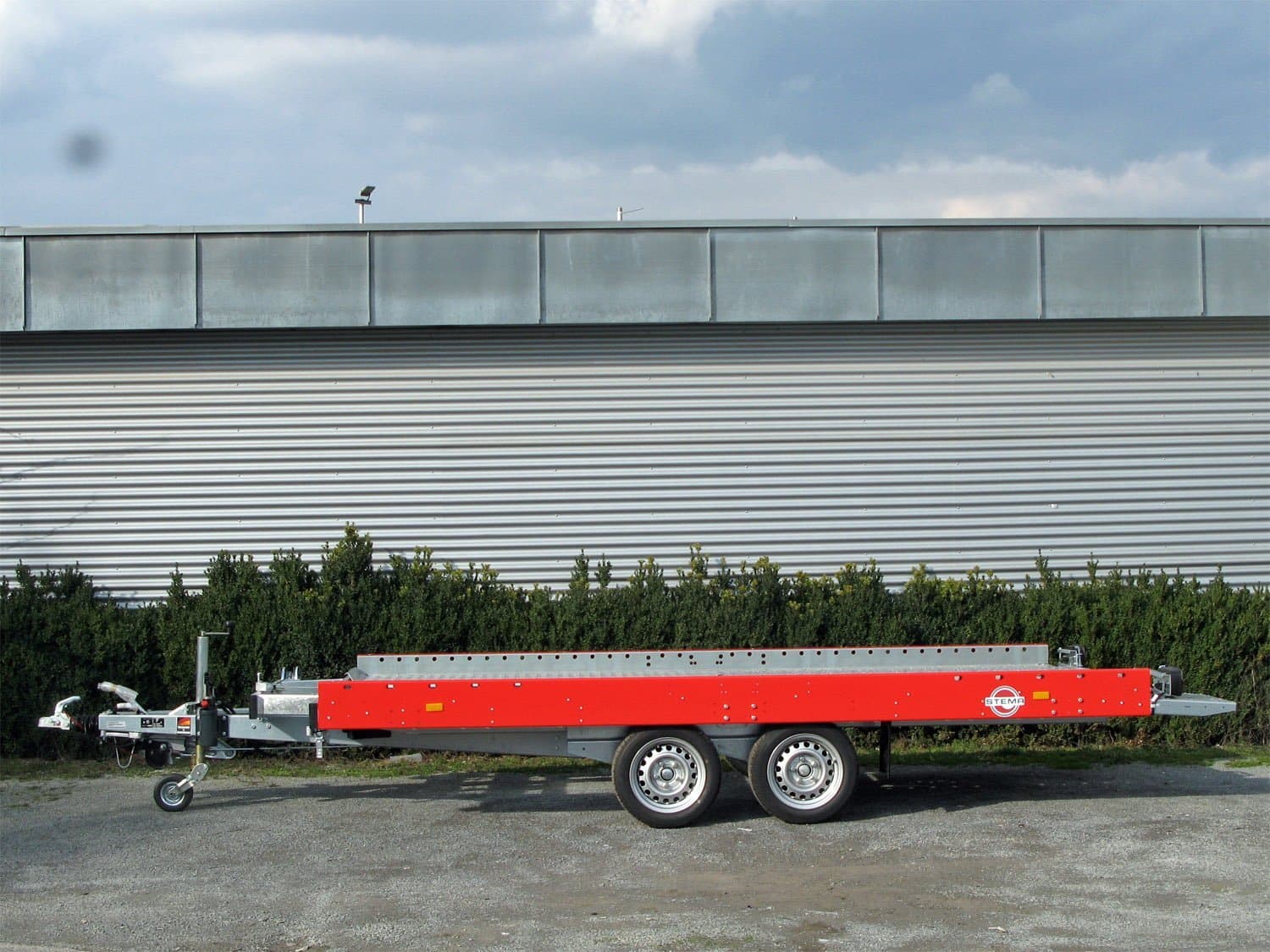 STEMA FHAK 35-40-21.2 Autotransportanhänger mit Rampen und Seilwinde
