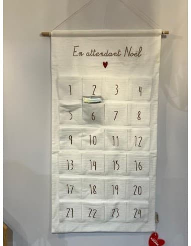Calendrier de l'Avent en Tissu Gaze de Coton Ecru Cœur Rouge