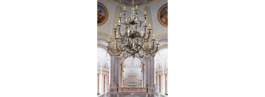 Lustre monumental en verre soufflé pour hôtel ou château Design Empire 30 Lumières