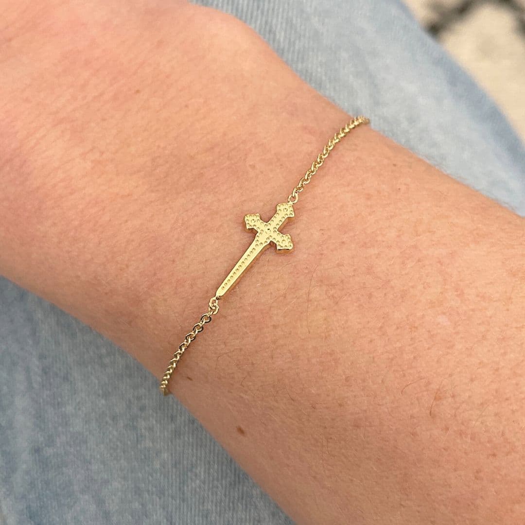 Bracelet Épée chaîne dorée