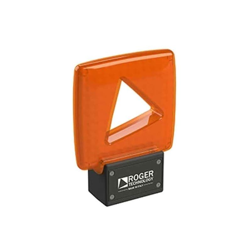 Feu clignotant à leds 230v avec antenne - roger technology fifthy/230/or