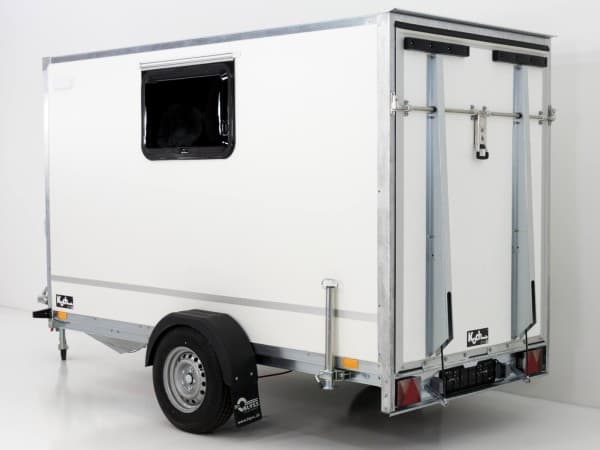 Blyss KofferanhĂ€nger 146x304cm Höhe:180 1,3t|Rampe|TĂŒr|1 Fenster | PKW AnhĂ€nger