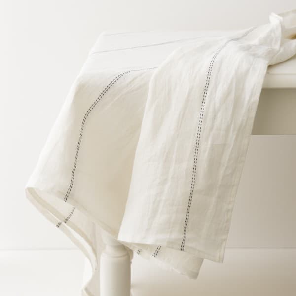 nappe lin blanc liseré noir 180x230