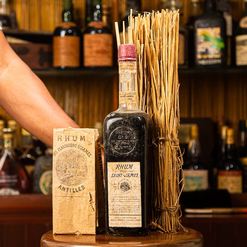 Saint james - millésime 1885 - rhum vintage - bouteille en verre soufflé - 100cl